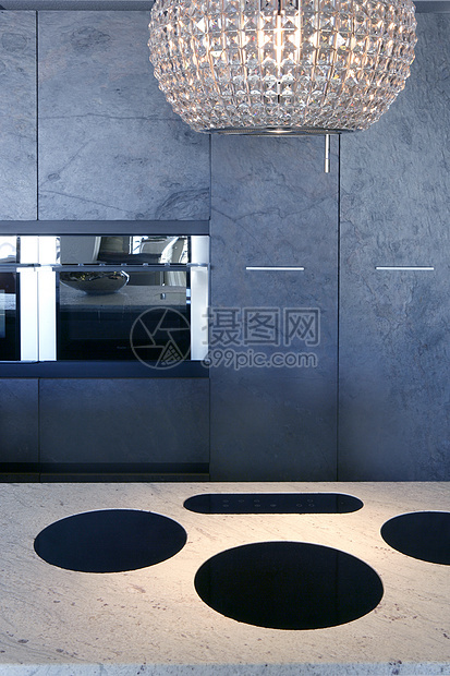 石板石头厨房为大理形大理石白凳火炉玻璃台面柜台房子蓝色滚刀内阁建筑学住房图片