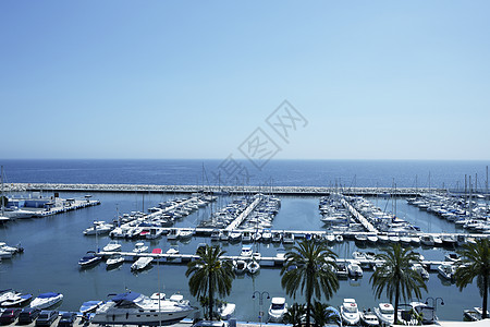 西班牙阿利坎特的海景海洋旅行天际建筑建筑学帆船蓝色海岸线运动海岸图片