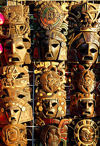 墨西哥木制面具 手工制作的木材面孔历史古董部落工艺工匠宗教艺术市场文化雕刻图片