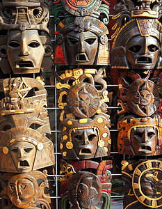 墨西哥木制面具 手工制作的木材面孔男人工艺文化古董部落历史雕刻雕塑市场仪式图片