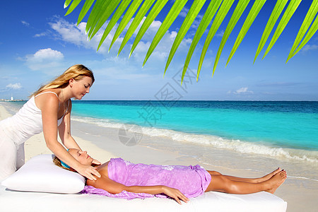 加勒比海海滩女性的玛雅 Reiki按摩假期金发理疗棕榈温泉疗法皮肤蓝色女士福利图片