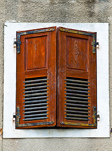 窗户木头传统框架木板建筑学螺栓快门安全装饰历史性图片