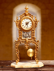 古老的金铜钟钟表黄铜时间拨号手表奢华家具金属重量窗户玻璃图片
