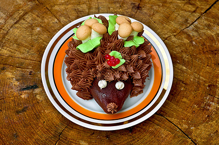 木架上的刺绣猪的蛋糕形式图片