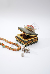 珠宝盒宏观白色珠宝手镯盒子首饰金属宝藏财富宝石图片