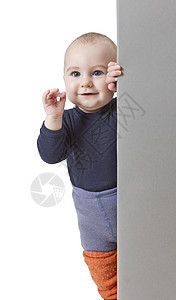 持有垂直标志的幼儿手势白色手指儿童手表人士展示微笑蓝色单身图片