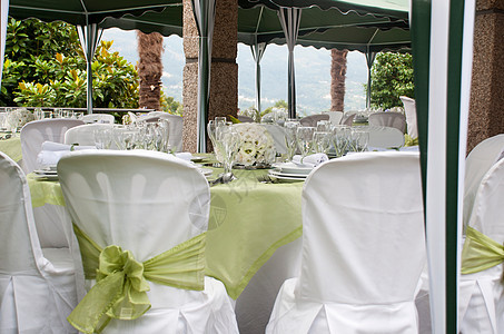 婚礼桌餐饮环境庆典服务椅子餐具玻璃婚姻餐巾餐厅图片