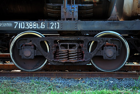 生锈的火车轮图片