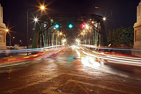曼谷港Rama 1号钢桥的轻道图片