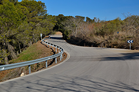 山中的道路城市景观山脉旅游爬坡全景图片