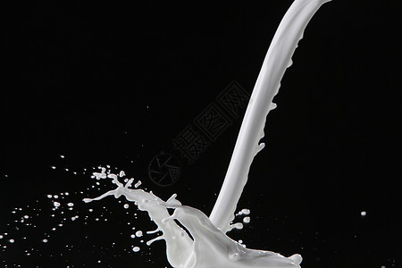 倾灌黑色液态酸奶运动奶制品牛奶飞溅洗澡水滴奶油图片