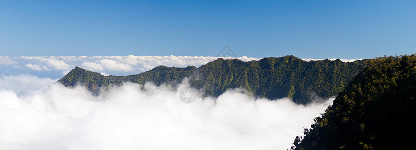 Kalalau山谷Kauai的雾表荒野崎岖全景远景天堂山峰侵蚀树木海岸公园图片