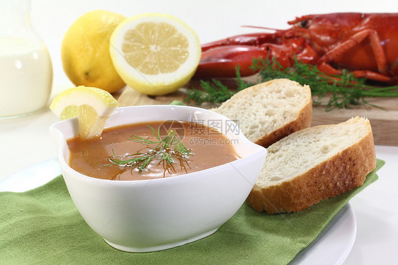 龙虾奶油汤美味动物贝类红色盘子美食螃蟹蟹肉面包浓汤图片