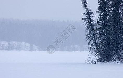 加拿大瓦斯凯苏伊湖冬季图片