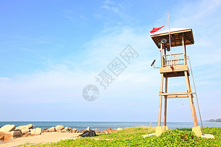 海滩高塔警卫建筑蓝色热带灯塔游客天空安全冲浪地标假期图片