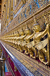 泰国宫殿的金加露达旅游城堡寺庙旅行雕塑王国文化尖塔历史国王图片