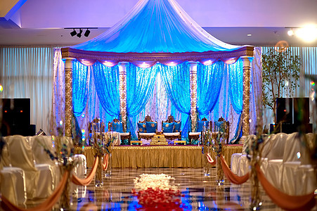 印度婚嫁权婚姻装饰婚礼功能植物群花朵椅子文化庆典王座背景图片