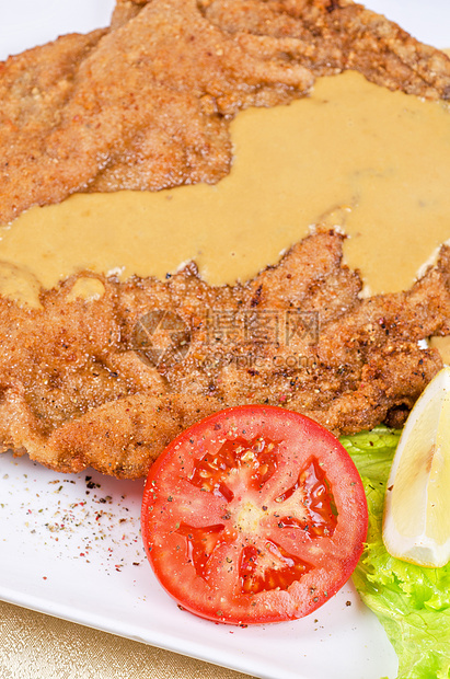 肉桂盘子蔬菜油炸肉片香菜宏观美食食物韭葱午餐图片