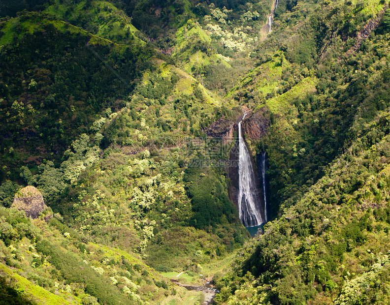 考艾省马纳瓦奥普纳瀑布直升机风景火山冒险侏罗纪叶子热带植被旅游瀑布图片