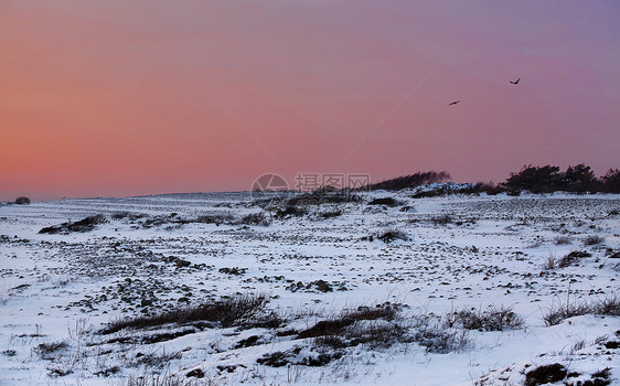 莫埃伦 挪威太阳蓝色风景薄雾天空石头滚动反射海岸海洋图片