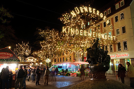 德国纽伦堡的圣诞光照灯蓝天市场地标建筑历史旅游街道晴天都市天空图片