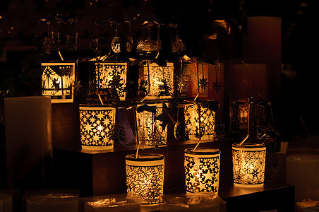 德国纽伦堡的圣诞节市场烛光灯 位于德国纽伦堡旅游旅行游客圣诞市场观光蜡烛装饰蜡烛灯图片
