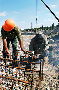 焊接工程框架男人起重机地下室就业安全建筑学头盔男性基础设施图片