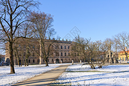 Erlangen 德国冬季公园风景白色天空蓝天大学花园晴天图片