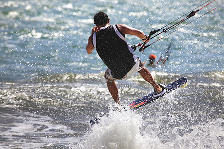 盘式机技术冲浪板海滩木板运动乐趣自由海浪力量男性图片