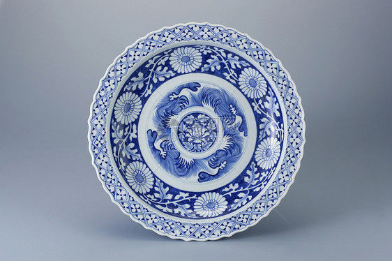 古董盘子陶瓷装饰花朵风格瓷器历史商品蓝色制品图片