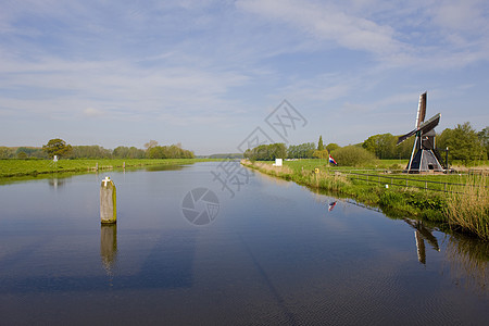 荷兰盖德兰Keppel附近的风车图片