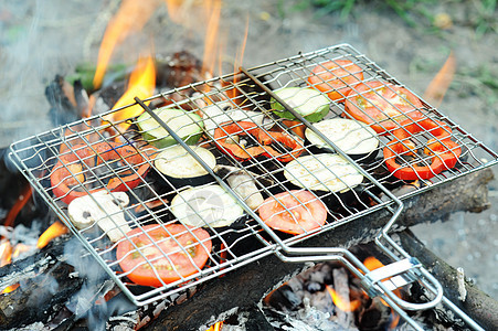 烧烤红色正方形火焰绿色食物午餐美食甲板烹饪辣椒图片