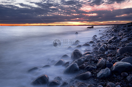 莫埃伦 挪威太阳海岸波浪峡湾天空蓝色风景海洋岩石薄雾图片