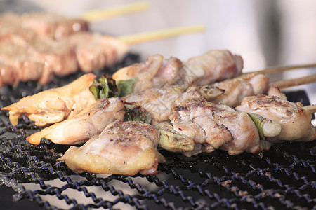传统小鸡肉摊yakitori节日炙烤红烧街道烹饪美食食物大豆图片