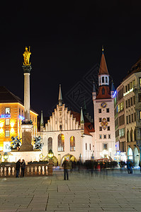 德国慕尼黑旧市政厅旅行夜景街道日落正方形游客天空蓝天建筑广场图片