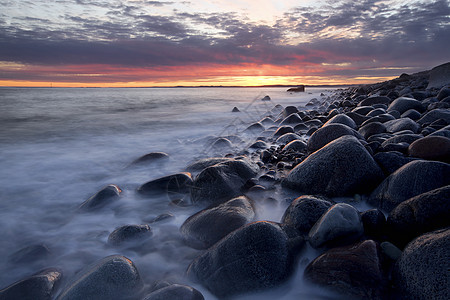莫埃伦 挪威反射峡湾天空波浪蓝色海岸太阳岩石滚动石头图片