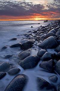 莫埃伦 挪威岩石海洋薄雾风景反射峡湾波浪蓝色天空海岸图片