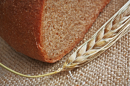 核心黑麦面包小麦大麦高清图片