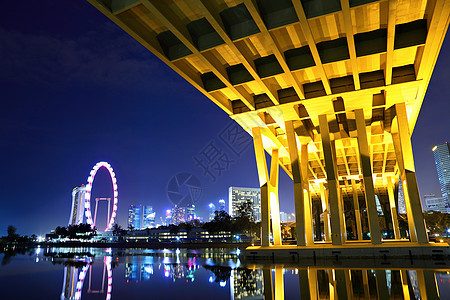 新加坡夜间城市码头天空反射中心地标市中心景观金融建筑图片