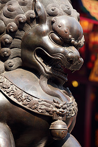 中国寺庙里的青铜狮子历史建筑学石头旅行帝国宝塔城市金属宗教地标图片