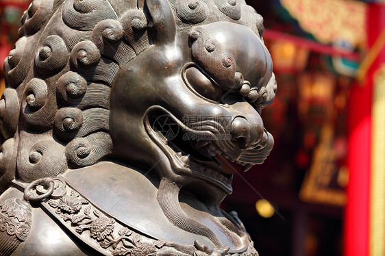 中国寺庙里的青铜狮文化景点地标金属房子雕像遗产石头建筑学旅行图片