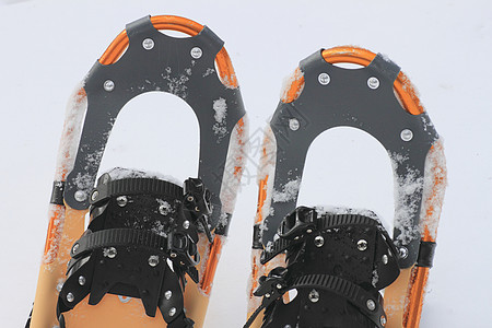 雪雪鞋白色雪鞋下雪图片