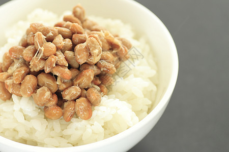 大米上发酵大豆饮食美食盘子营养黄豆食物图片