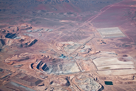智利阿塔卡马沙漠露天铜矿的空中观察露天金属矿石环境美化金子商品技术斑岩矿物图片
