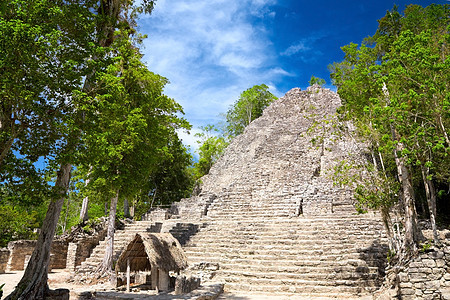 拉伊格莱西亚(切尔)金字塔 科巴 金塔纳罗奥 墨西哥图片