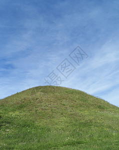 绿山地平线正方形草皮草地牧场草原云景绿色自由土地图片