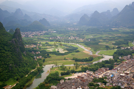 中国美丽的喀斯特山地景观编队村庄观光热带荒野风景假期天空文化旅游图片