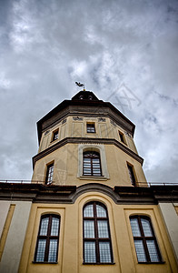 白俄罗斯内斯维日城堡绿色天空灰色建筑白色教堂纪念馆住宅纪念碑历史图片