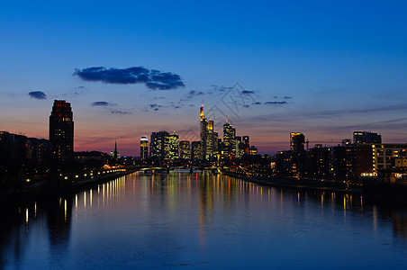 美因法兰克福 德国黄昏的德国观光摩天大楼天空梯度旅游游客世界高层建筑日落蓝色图片