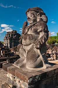 印度尼西亚爪哇普兰巴南寺庙雕刻纪念碑文化传统遗产宽慰天空考古学雕塑废墟图片